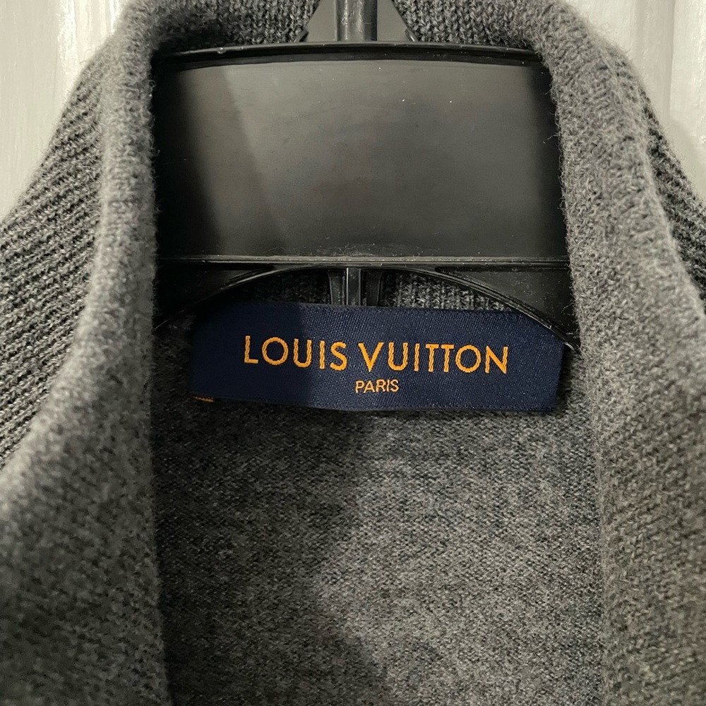 Louis Vuitton jacket %100 authentic size M